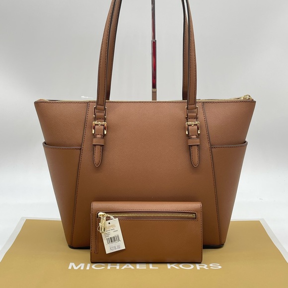 Michael Kors Large Charlotte Tote Bag & Trifold Wallet - Picture 4 of 13